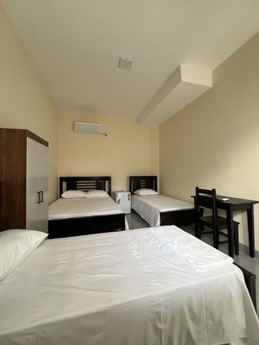 Imagem de uma dos quartos do hotel brilhante em itacarambi minas gerais.